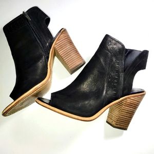 Vince Camuto, Leather Black Open Toe Heeled Sandals, 10M